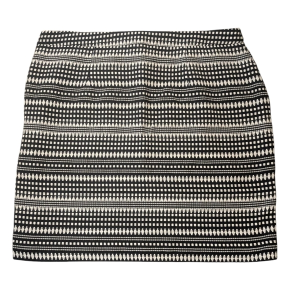 Banana Republic Black and White Pencil Skirt - Picture 6 of 11